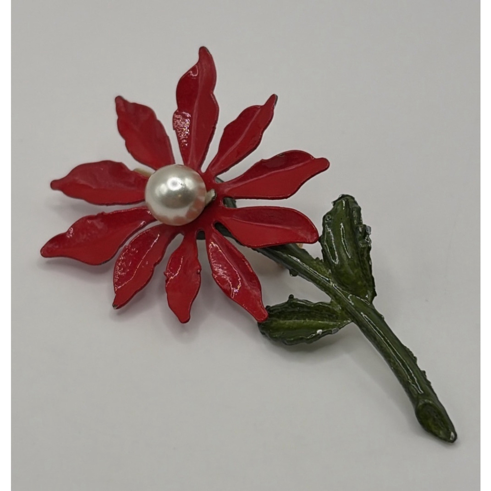 Vintage 1960s Enamel Flower Brooch | Metal Pins | Mod Floral Pin Red